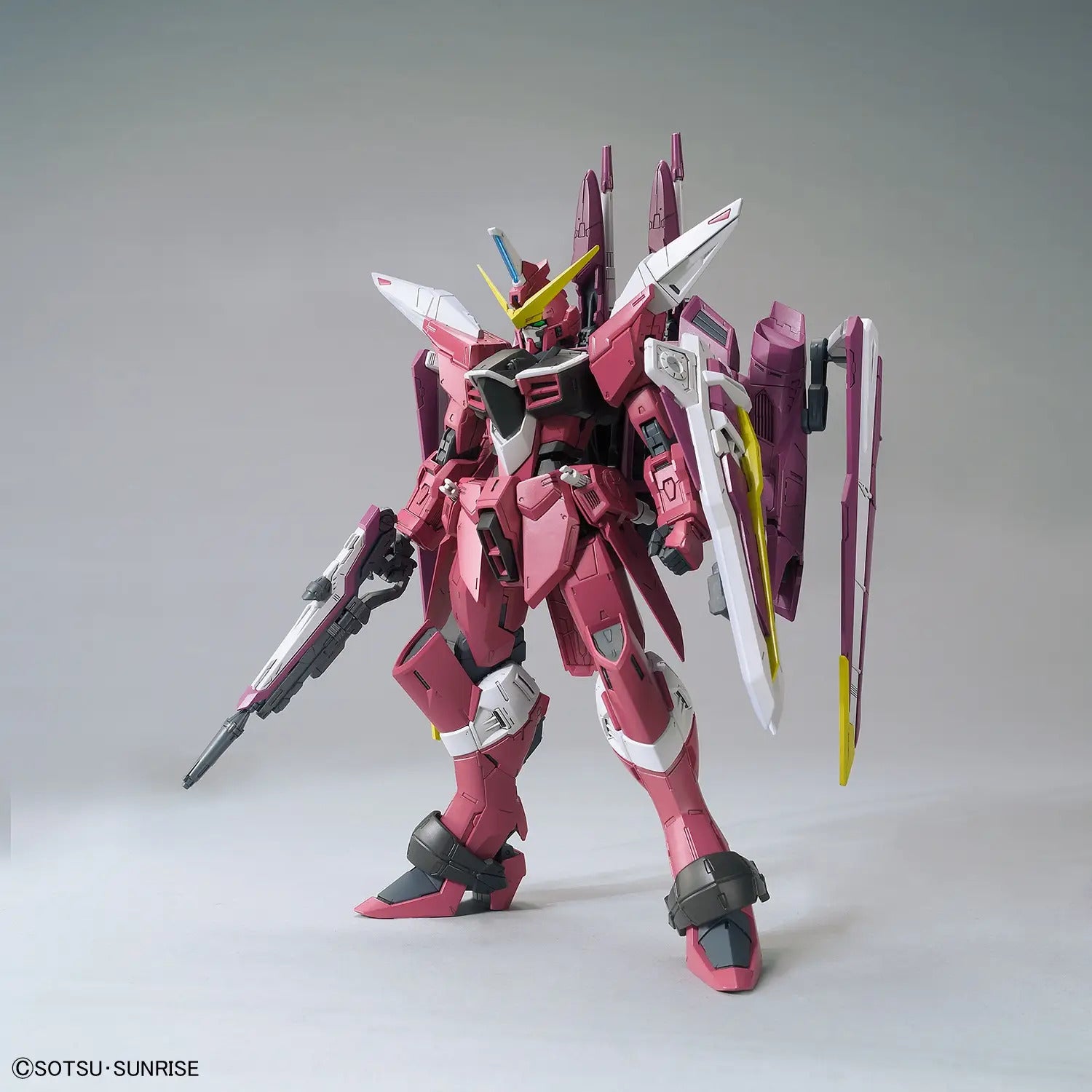BANDAI MG 1/100 JUSTICE GUNDAM BANDAI MG 1/100 JUSTICE GUNDAM